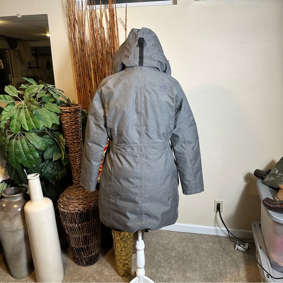 The North Face Parka - Picture 2 of 12